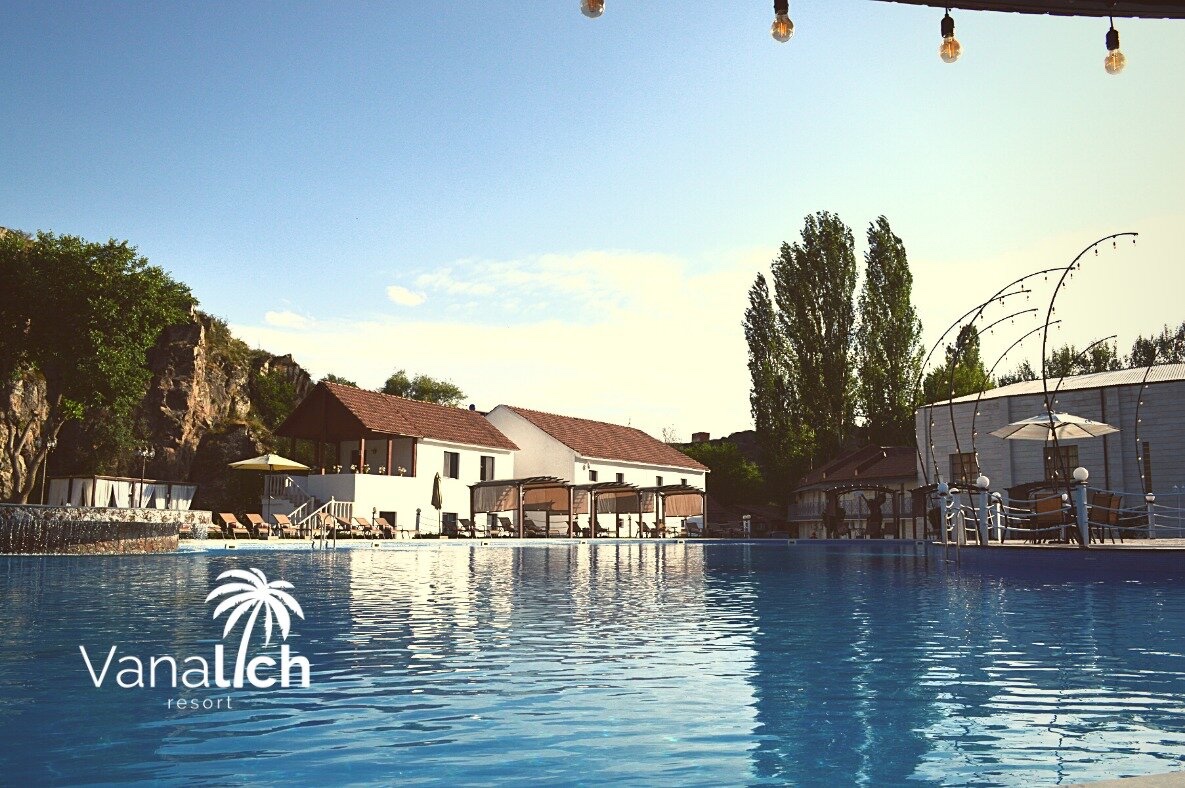 Территория и бассейн Vana Lich Resort